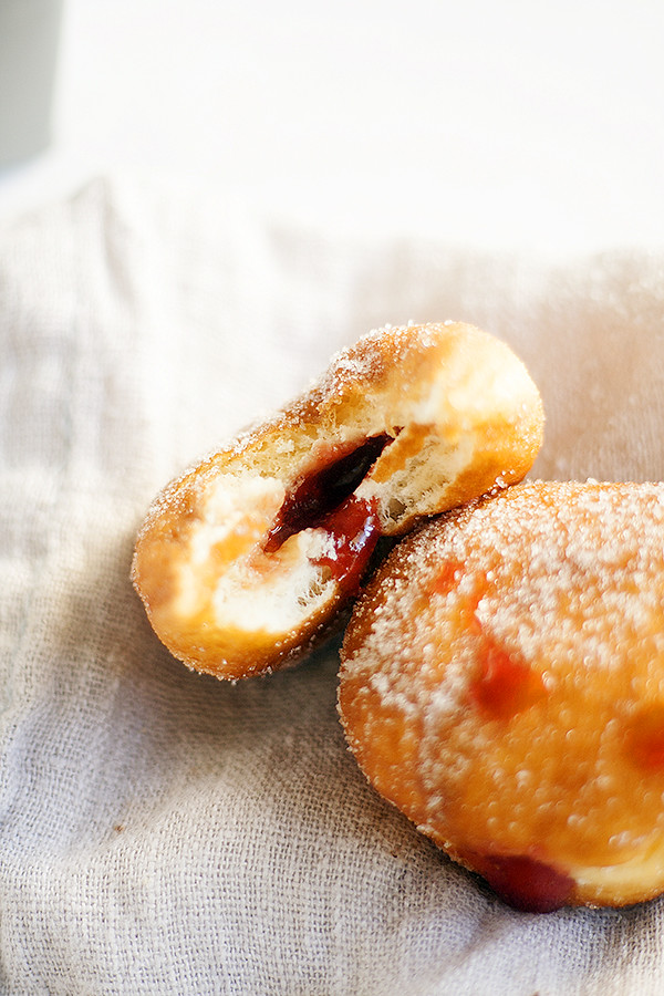 homemade strawberry rhubarb jelly doughnuts