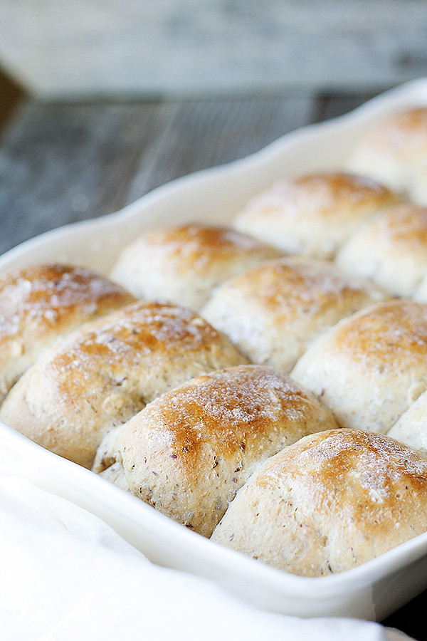  Thanksgiving Recipe | Harvest Grain Dinner Rolls