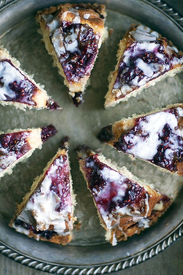glazed raspberry coffee cake