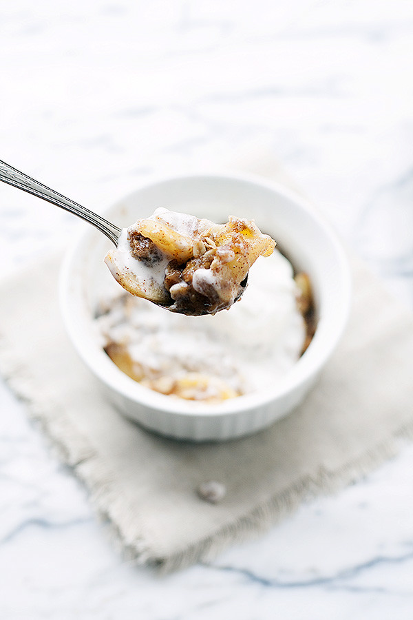 single serving apple crisp| microwave dessert ready in less than 2 minutes