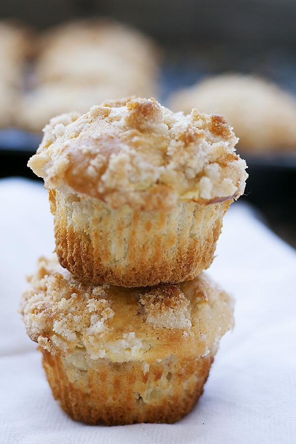 apple streusel coffee cake muffins