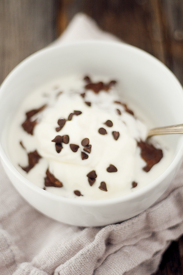 hot chocolate oatmeal with cream and chocolate chips