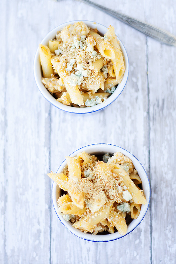 lightened up buffalo chicken mac and cheese | perfect for game day