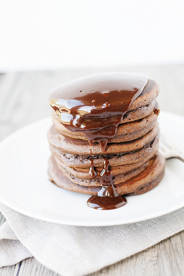 thin mint pancakes | heathersfrenchpress.com