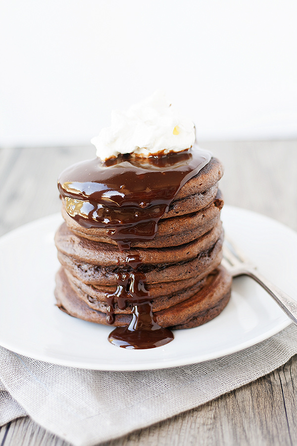 thin mints pancakes | heathersfrenchpress.com