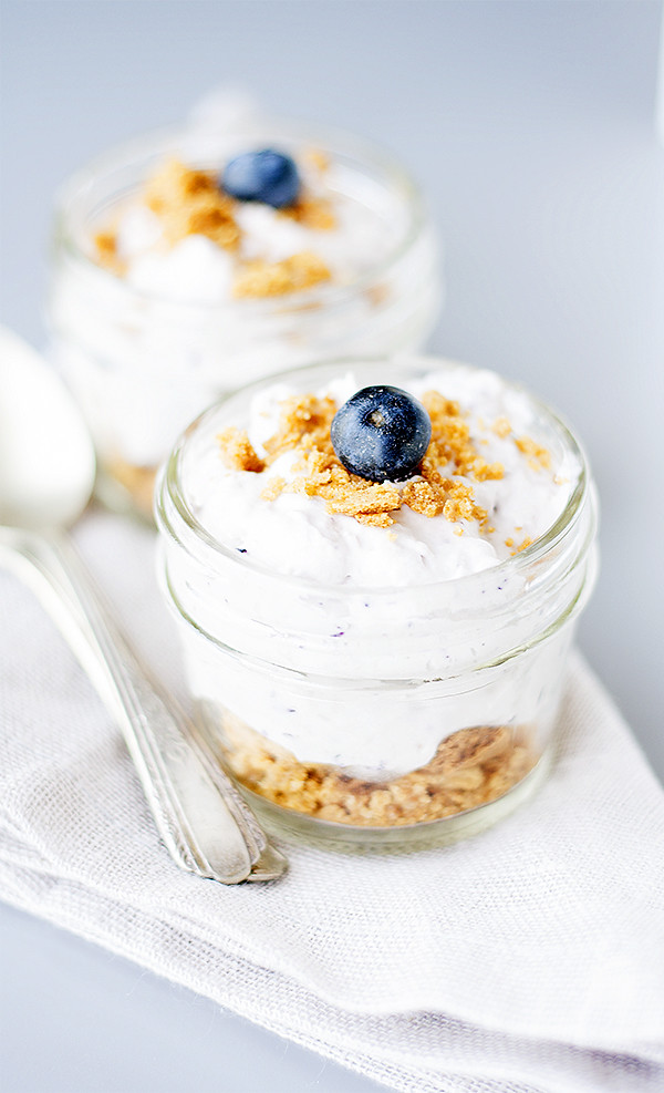 no-bake blueberry cheesecake mousse