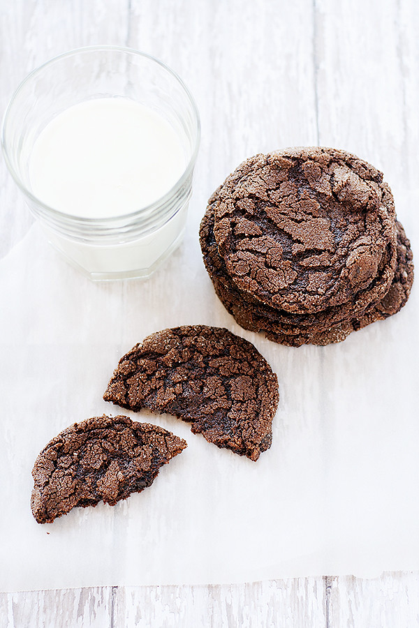 flourles fudge cookies | heathersfrenchpress.com
