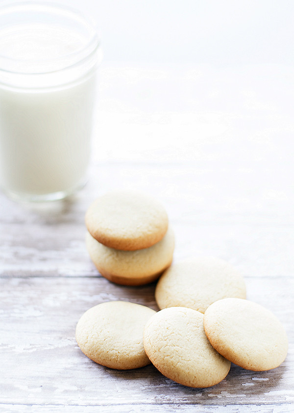 homemade vanilla wafers | heathersfrenchpress.com