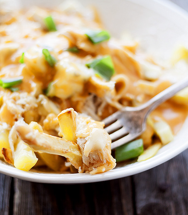 buffalo chicken poutine