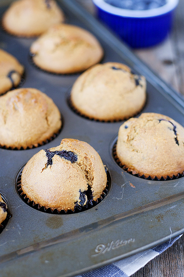 whole wheat banana blueberry mufins