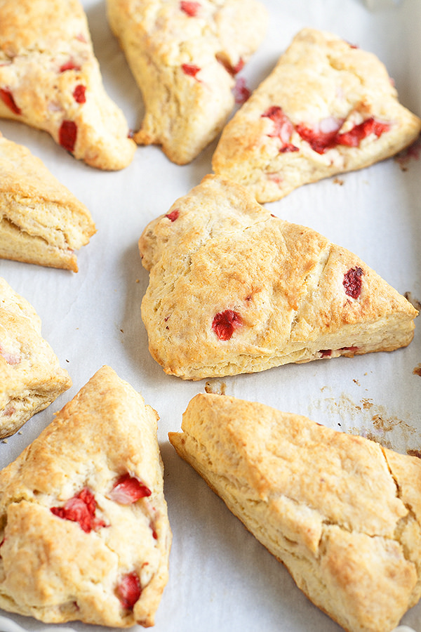 simple strawberry scones