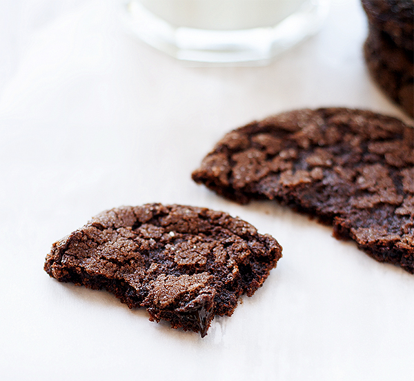 flourless fudge cookies | heathersfrenchpress.com