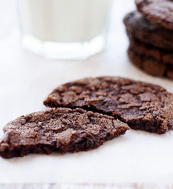 flourless fudge cookies | heathersfrenchpress.com