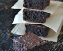 dark chocolate flourless brownies