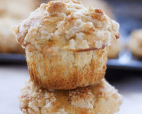 apple streusel muffins