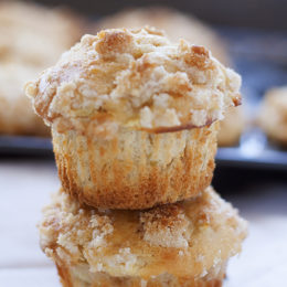 apple streusel muffins