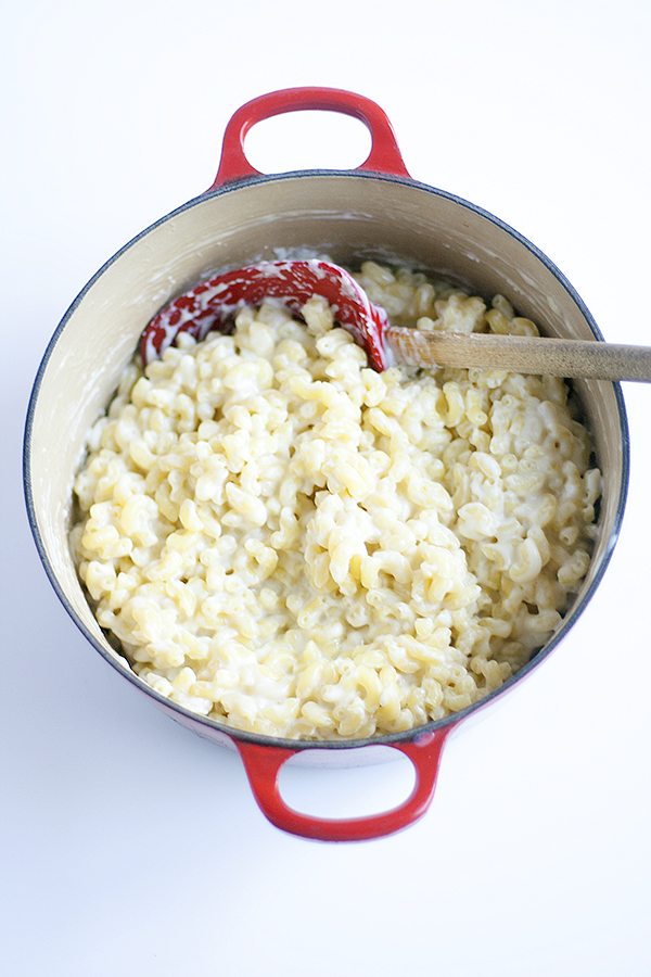easy 3 ingredient one pot mac and cheese #MoreHonestFood #ad