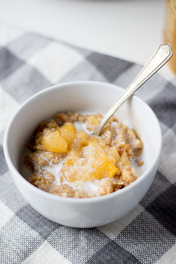 overnight apple pie oatmeal