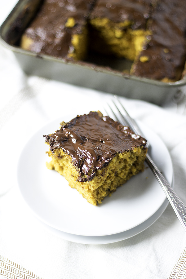 pumpkin chocolate chip snack cake
