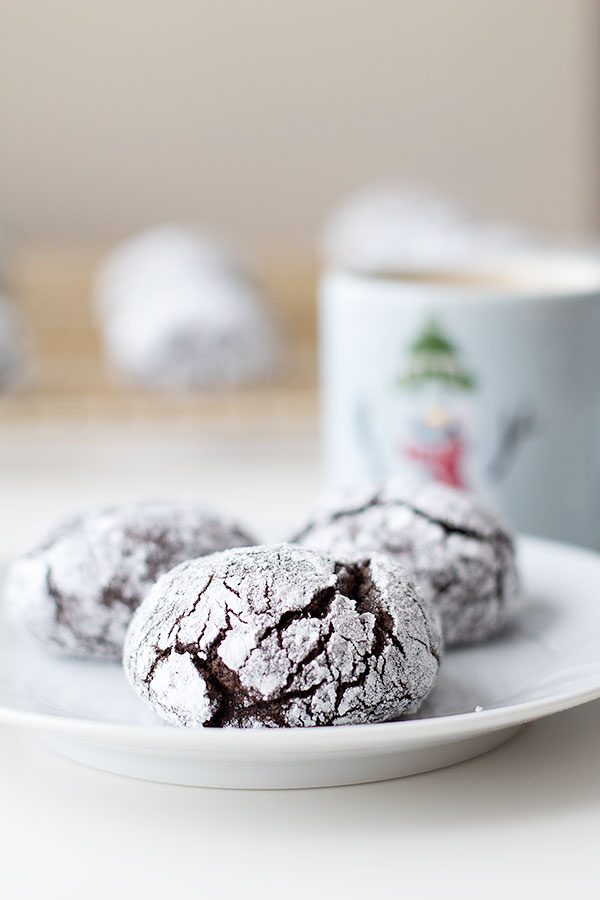 chocolate-crinkle-cookies