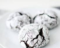 spiced chocolate crinkle cookies