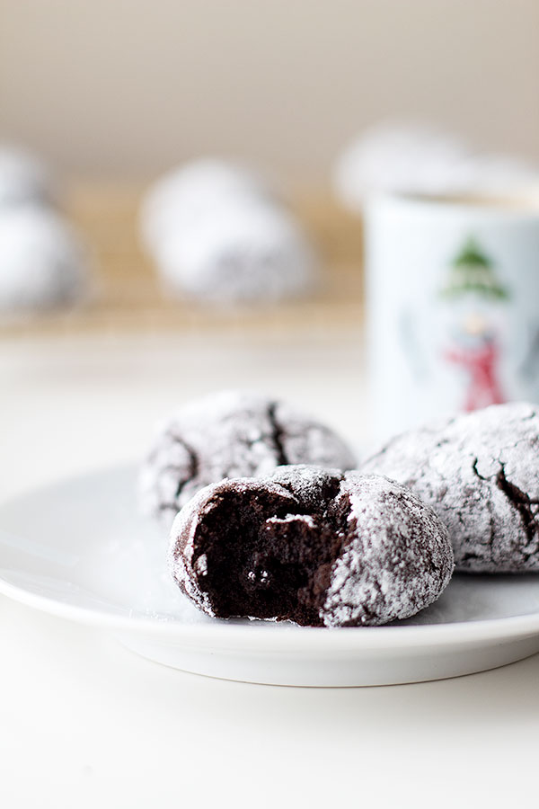 spiced-chocolate-crinkle-cookies