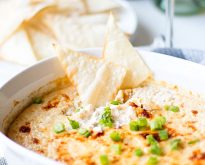 crab dip and wonton chips