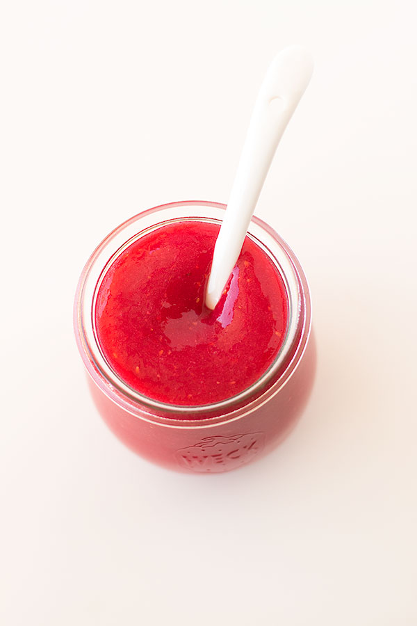 really simple raspberry sauce