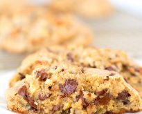 levain bakery chocolate chip cookies