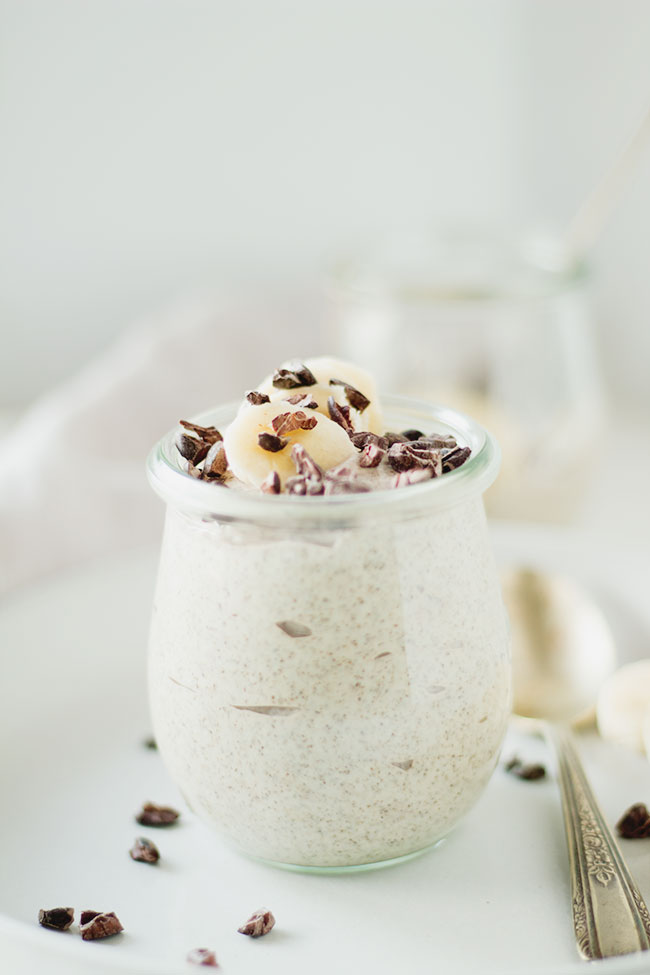 easy overnight breakfast recipe! creamy banana chia pudding