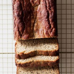 this grain free banana bread is SO delicious! grain free, dairy free, and refined sugar free