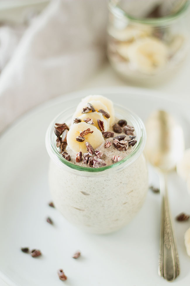 easy overnight breakfast recipe! creamy banana chia pudding