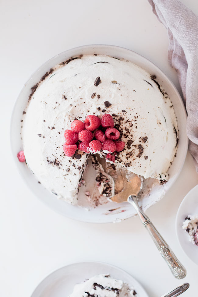 easy no-bake summer dessert | chocolate raspberry ice box cake