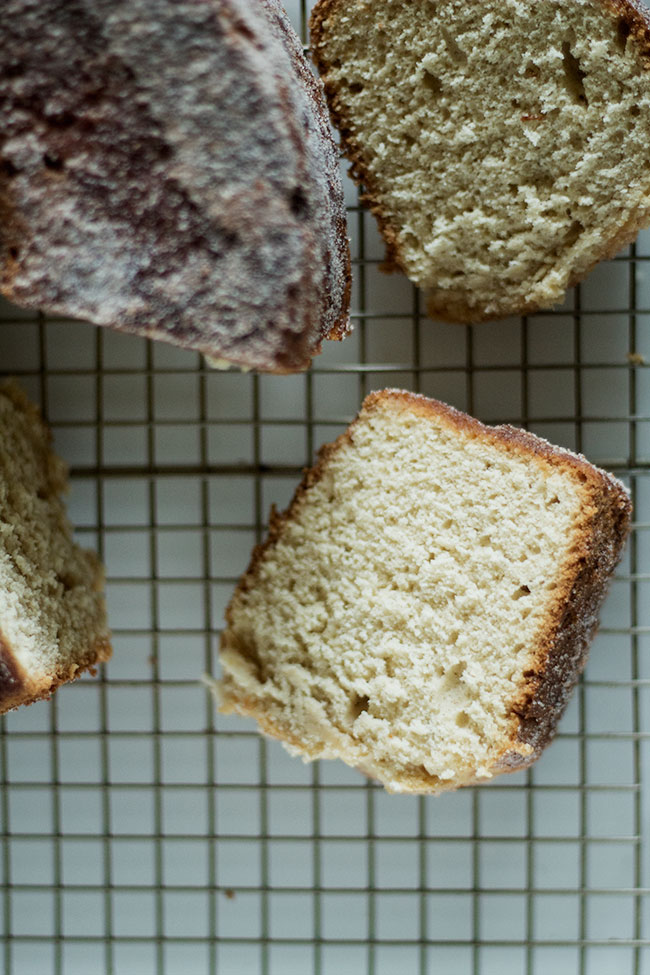 old-fashioned apple cider doughnut cake