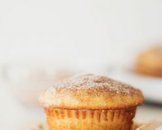 better than having cookies for breakfast! these cardamomm snickerdoodle muffins are the perfect fall breakfast