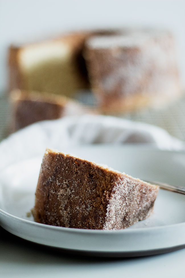 old-fashioned apple cider doughnut cake