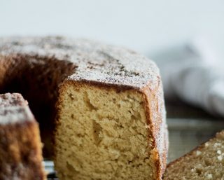 old fashioned apple cider doughnut cake