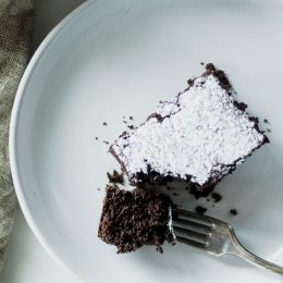a fun twit on a holiday classic | chocolate gingerbread snack cake