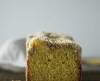 buttermilk pancke bread with streusel topping