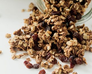 oatmeal raisin cookie granola