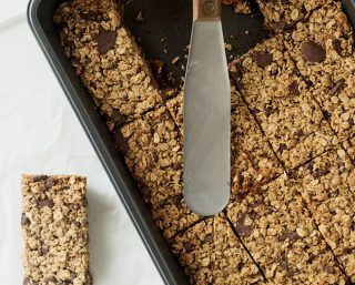 chewy chocolate chunk granola bars | playspinboss.gb.net