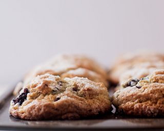 blackberry sour cream muffins | playspinboss.gb.net